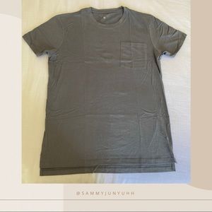 Men’s gray pocket tee.